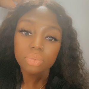 Meet your Posher, Keshia